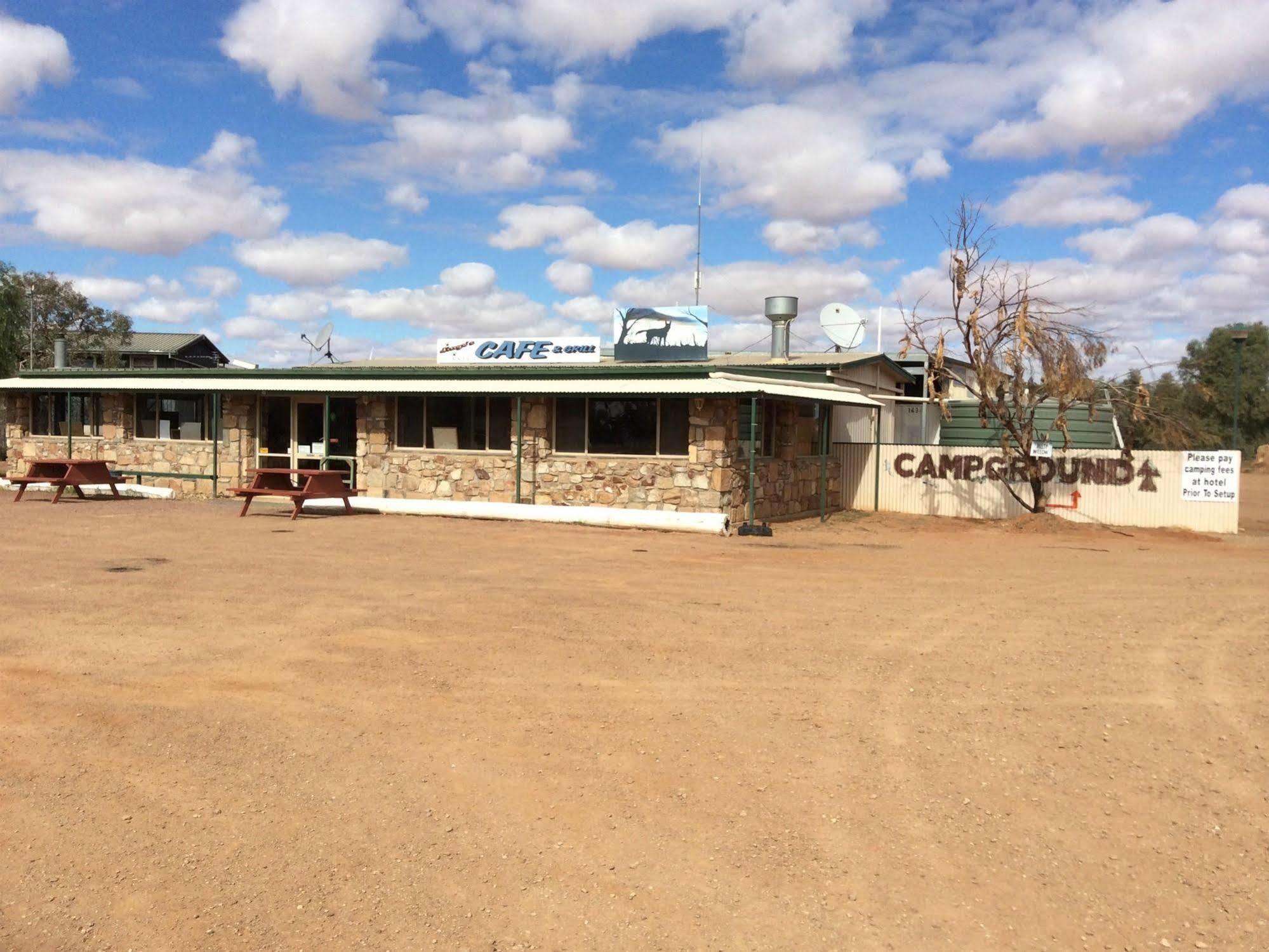 William Creek Camp Ground & Units Hotel Exterior photo